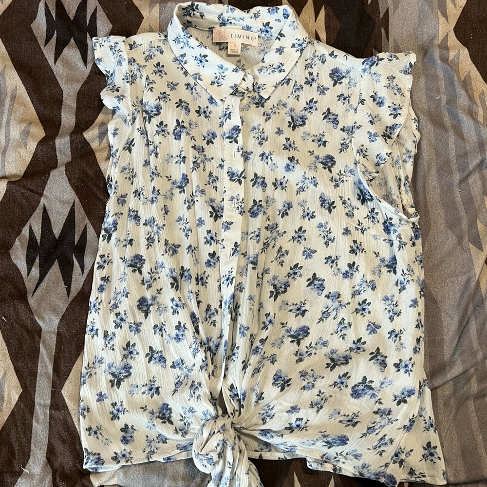 Shoulder high sleeve crop top floral print